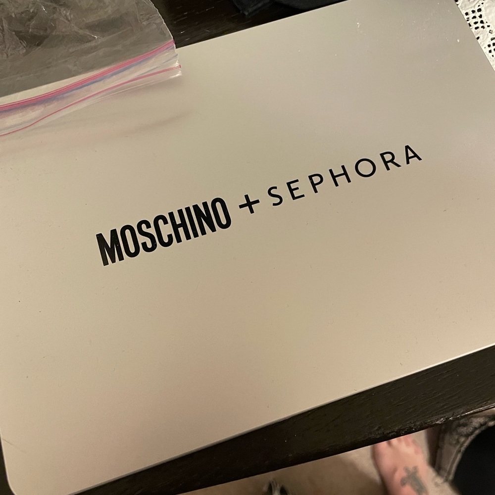moschino sephora eyeshadow palette